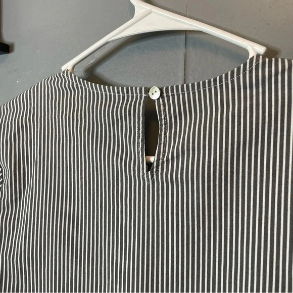 J.Jill Women’s Striped Tie Front Top 3/4 Sleeves Gray/White size small - Picture 5 of 8